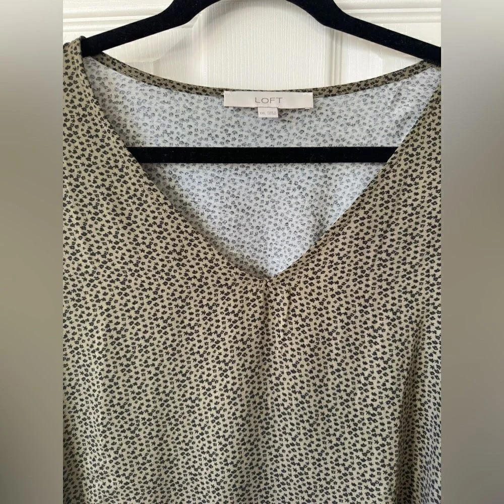 LOFT V Neck Mixed Media‎ Loose Fitting Green and Black Blouse Size XXL - Picture 3 of 6